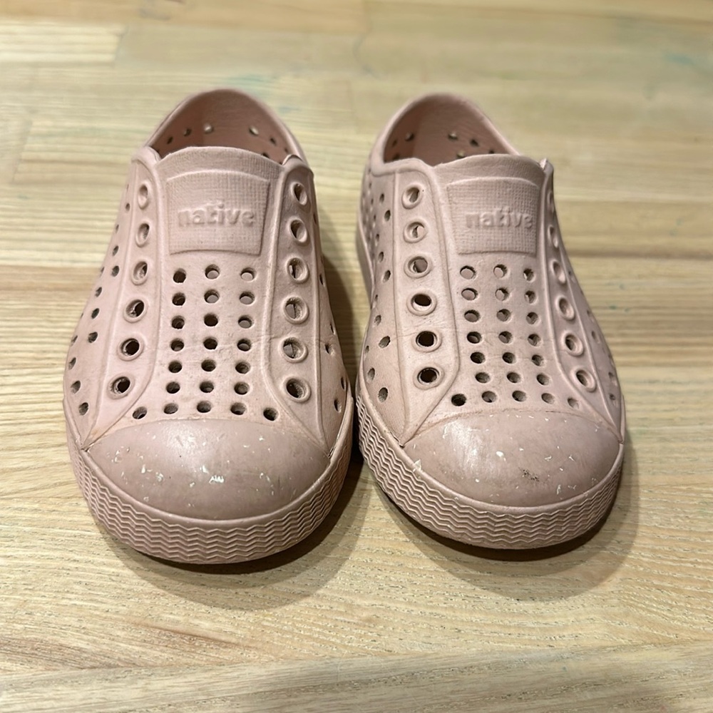 Native shoes. Size C6. All blush pink.